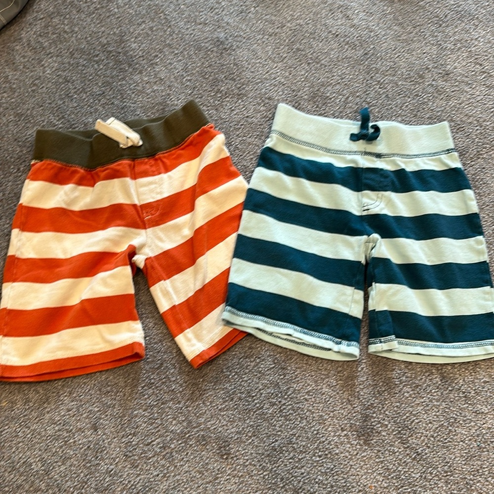 Gymboree size 5T striped shorts.